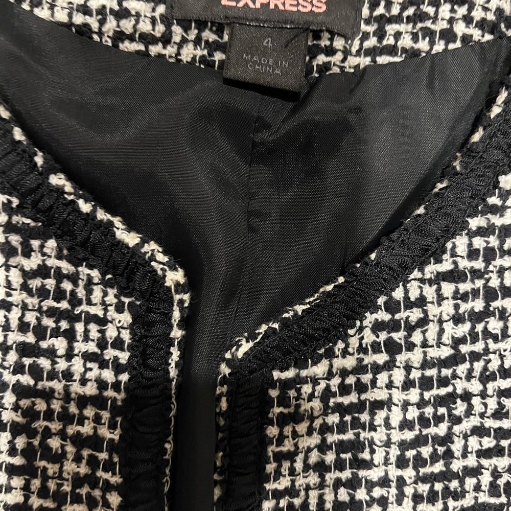 Express Blazer - Picture 3 of 4